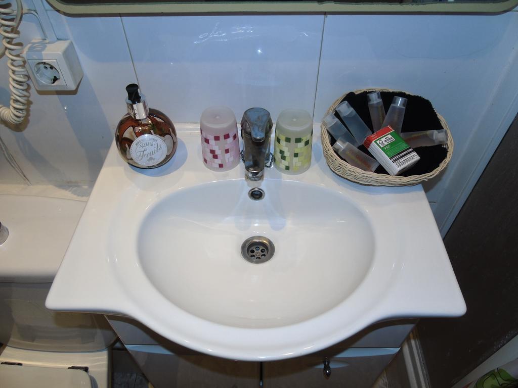 Hostal Aribau Barcelona Quarto foto