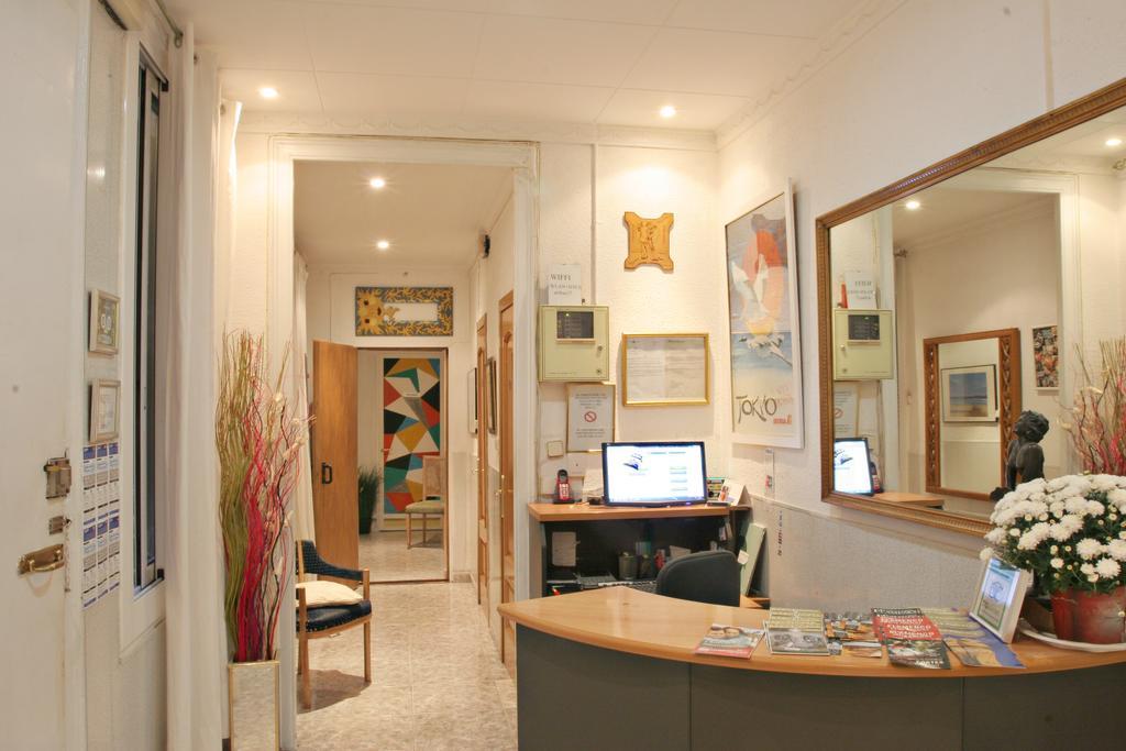 Hostal Aribau Barcelona Quarto foto