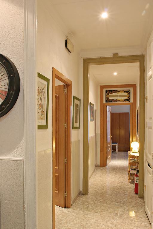 Hostal Aribau Barcelona Exterior foto