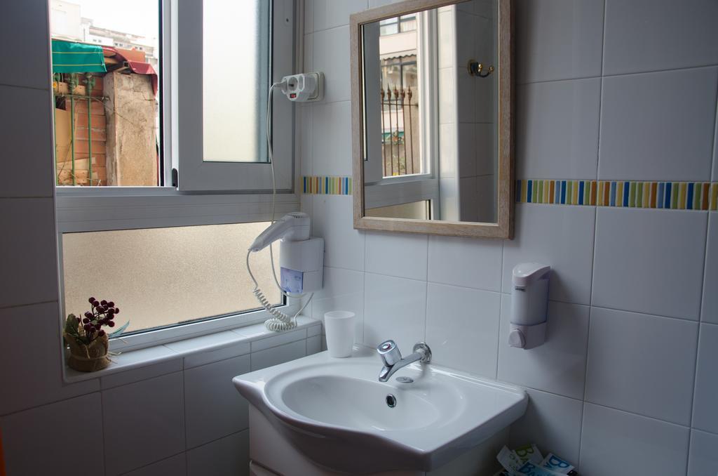 Hostal Aribau Barcelona Quarto foto