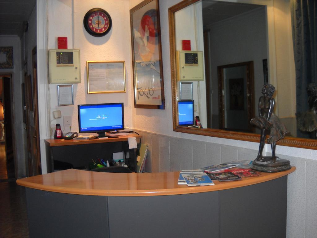 Hostal Aribau Barcelona Quarto foto